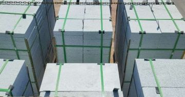 许昌 芝麻白花岗岩5公分地铺石 花岗岩厂家工厂装车日常