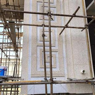 许昌 黄金麻花岗岩别墅外墙干挂回纹造型效果