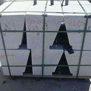 许昌 芝麻白异形坐凳，石凳