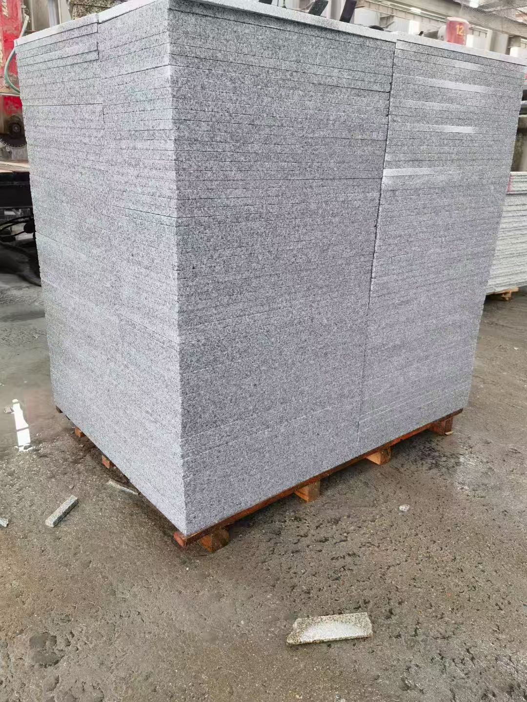 许昌 芝麻白火烧面1.8厚300*600地铺石，尺寸标准，厚薄均匀