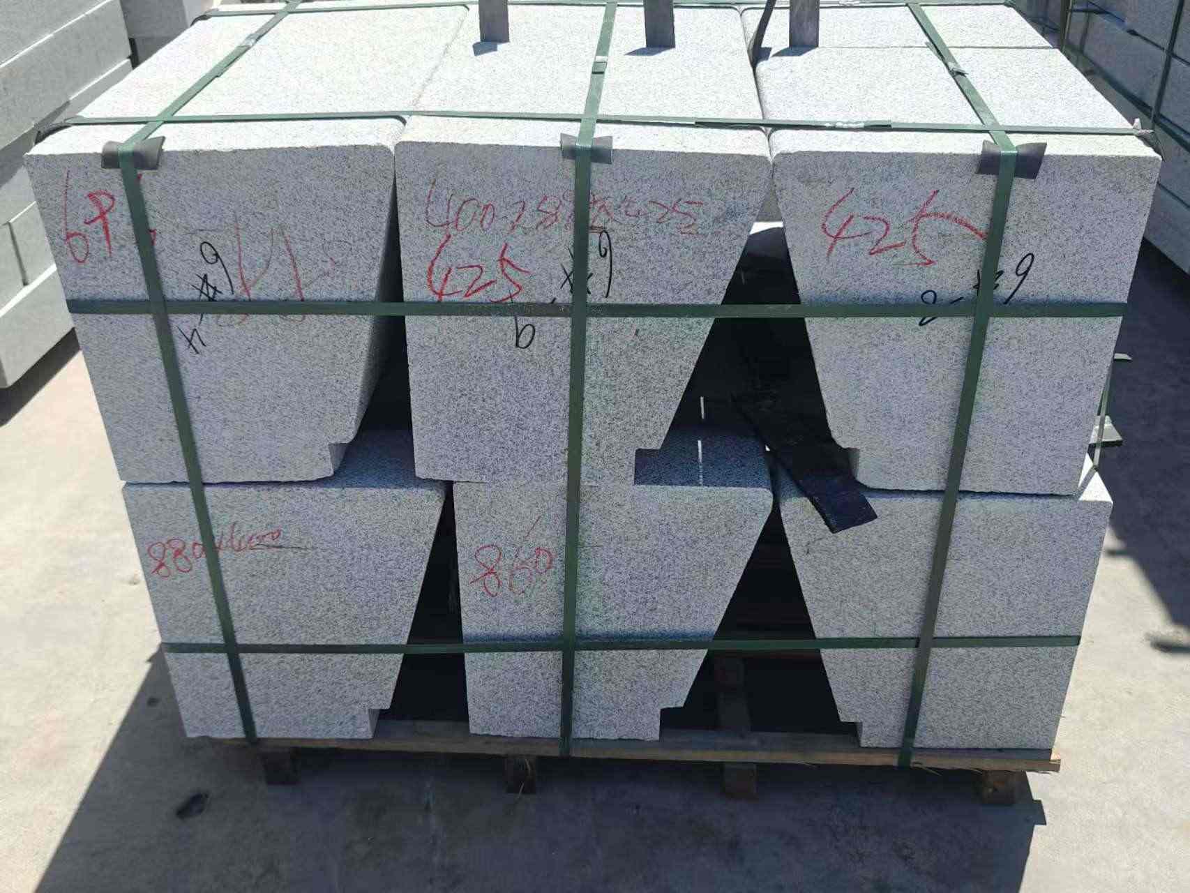 许昌 芝麻白异形坐凳，石凳