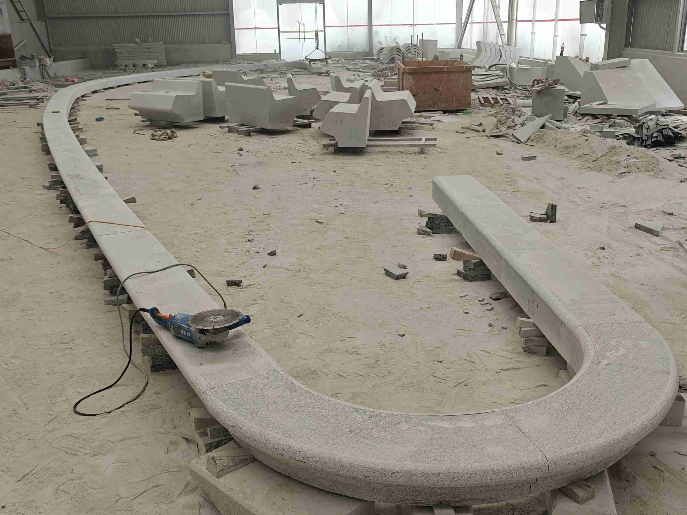 许昌 芝麻白花岗岩弧形花坛石，坐凳石