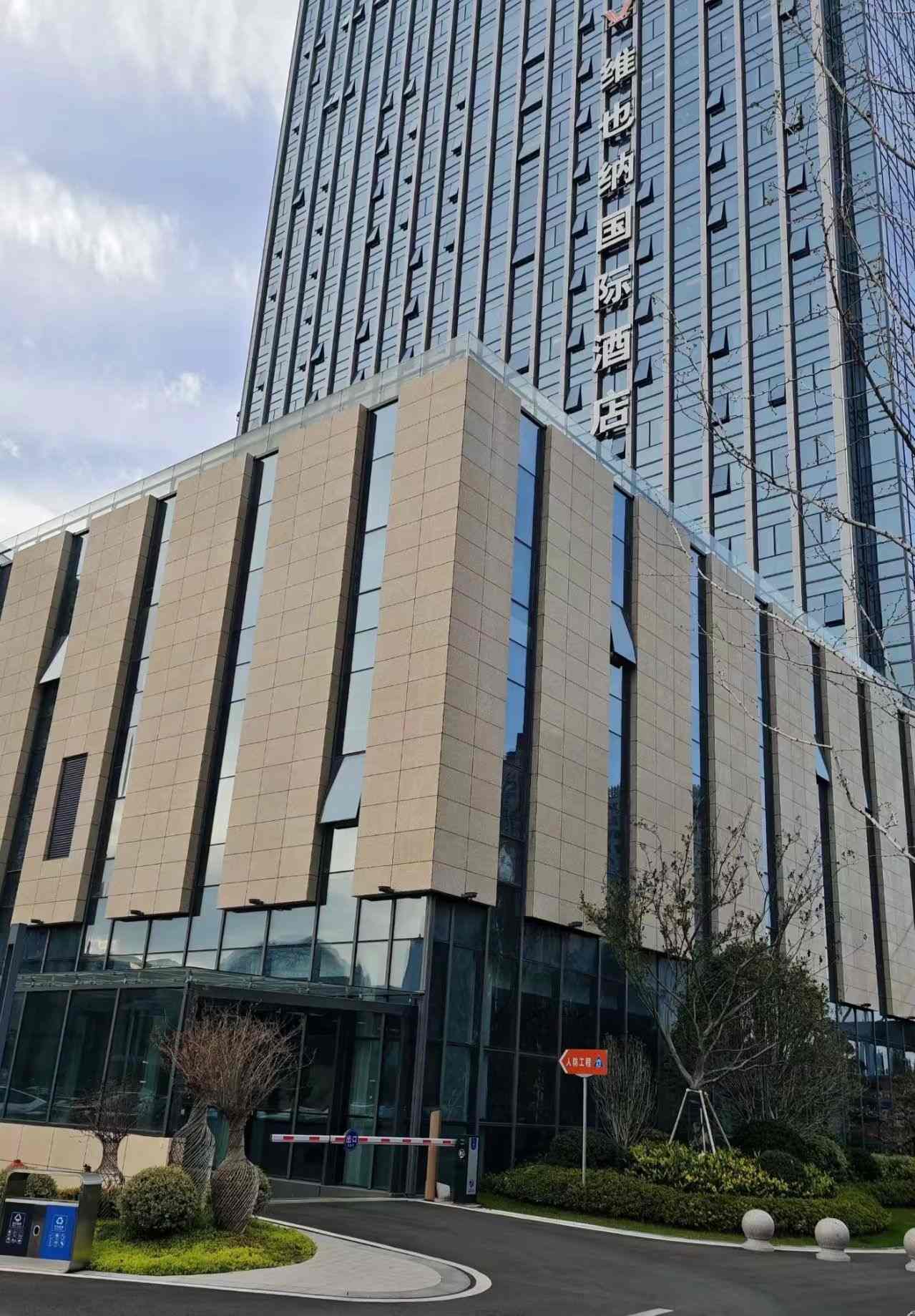 许昌 黄金麻花岗岩外墙干挂