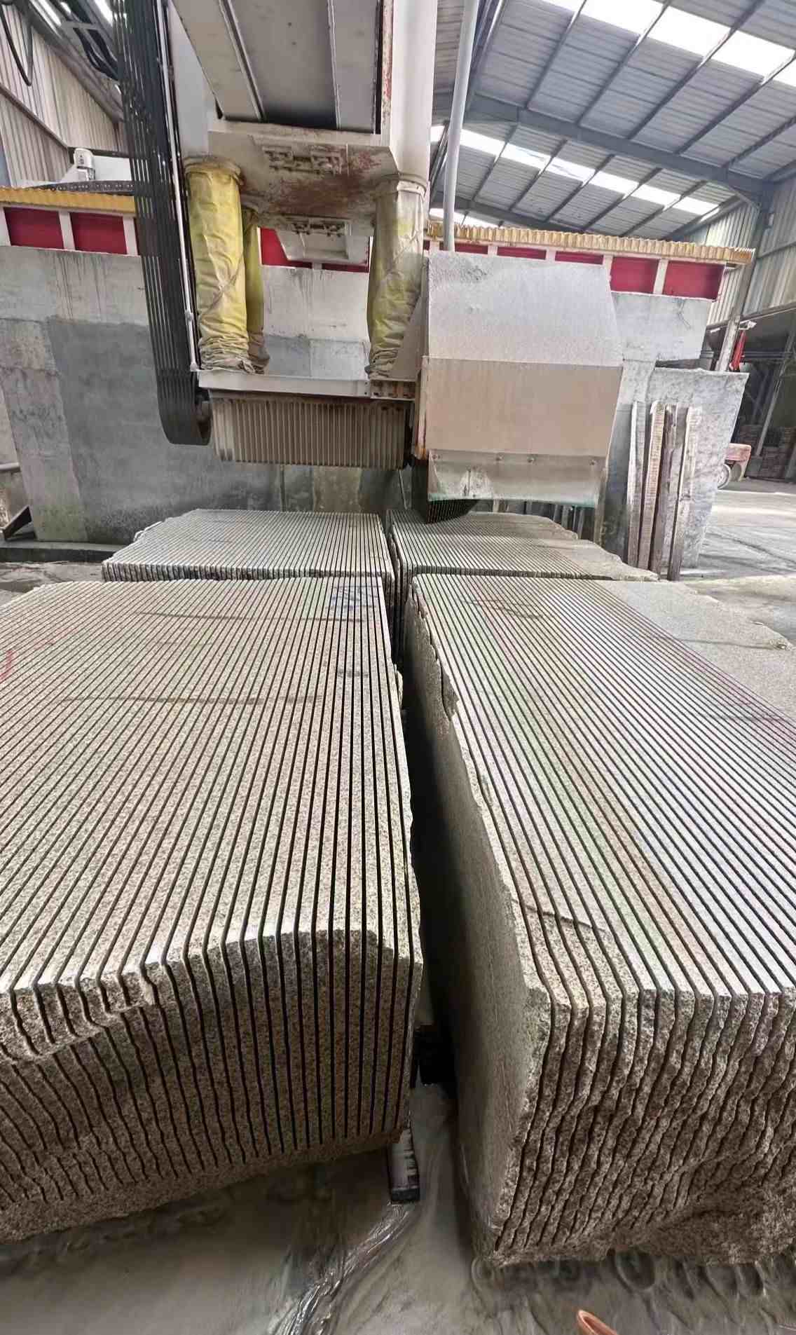 许昌 车间生产日常，黄金麻白麻花岗岩