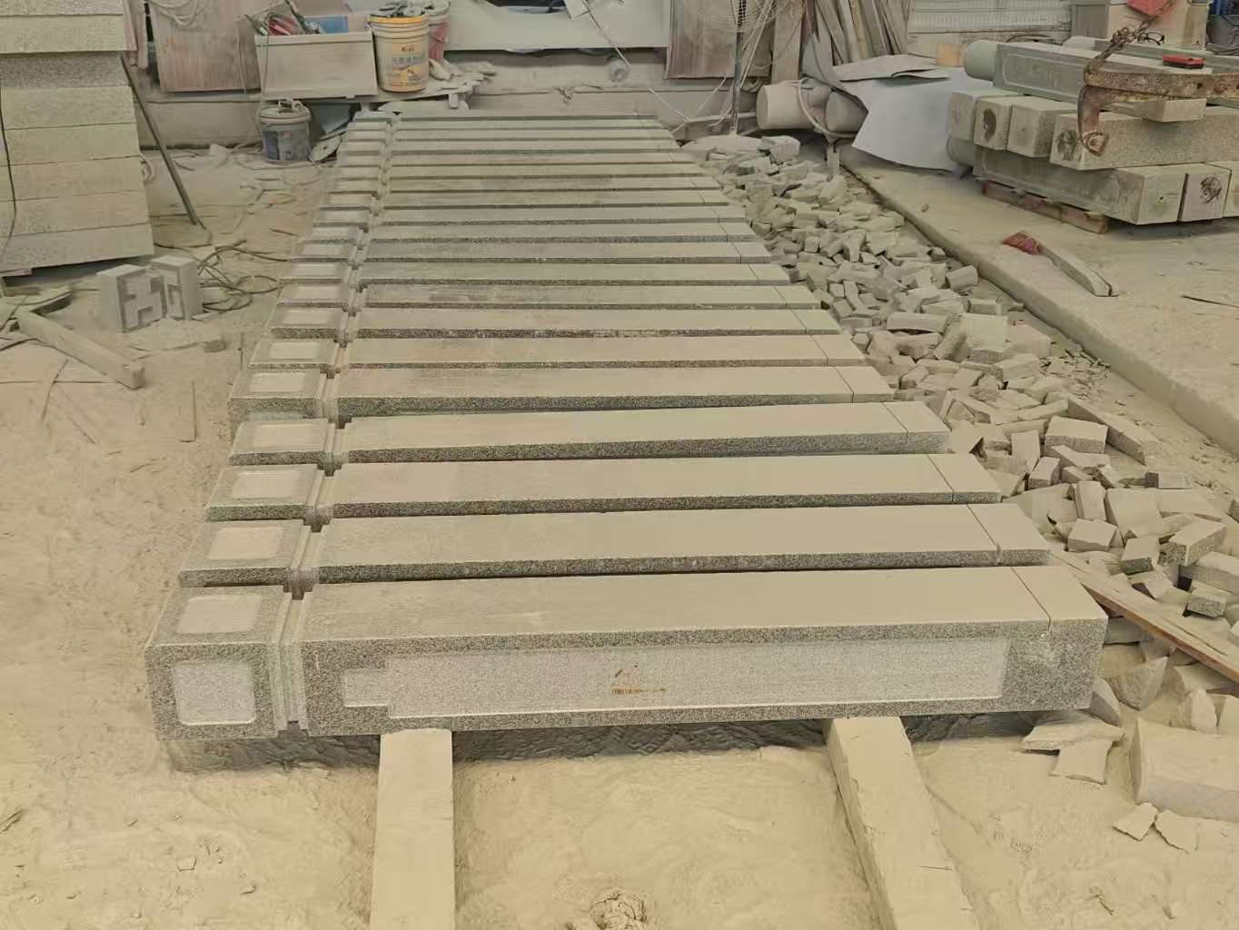 许昌 芝麻白异形加工雕刻-栏杆大柱，方柱