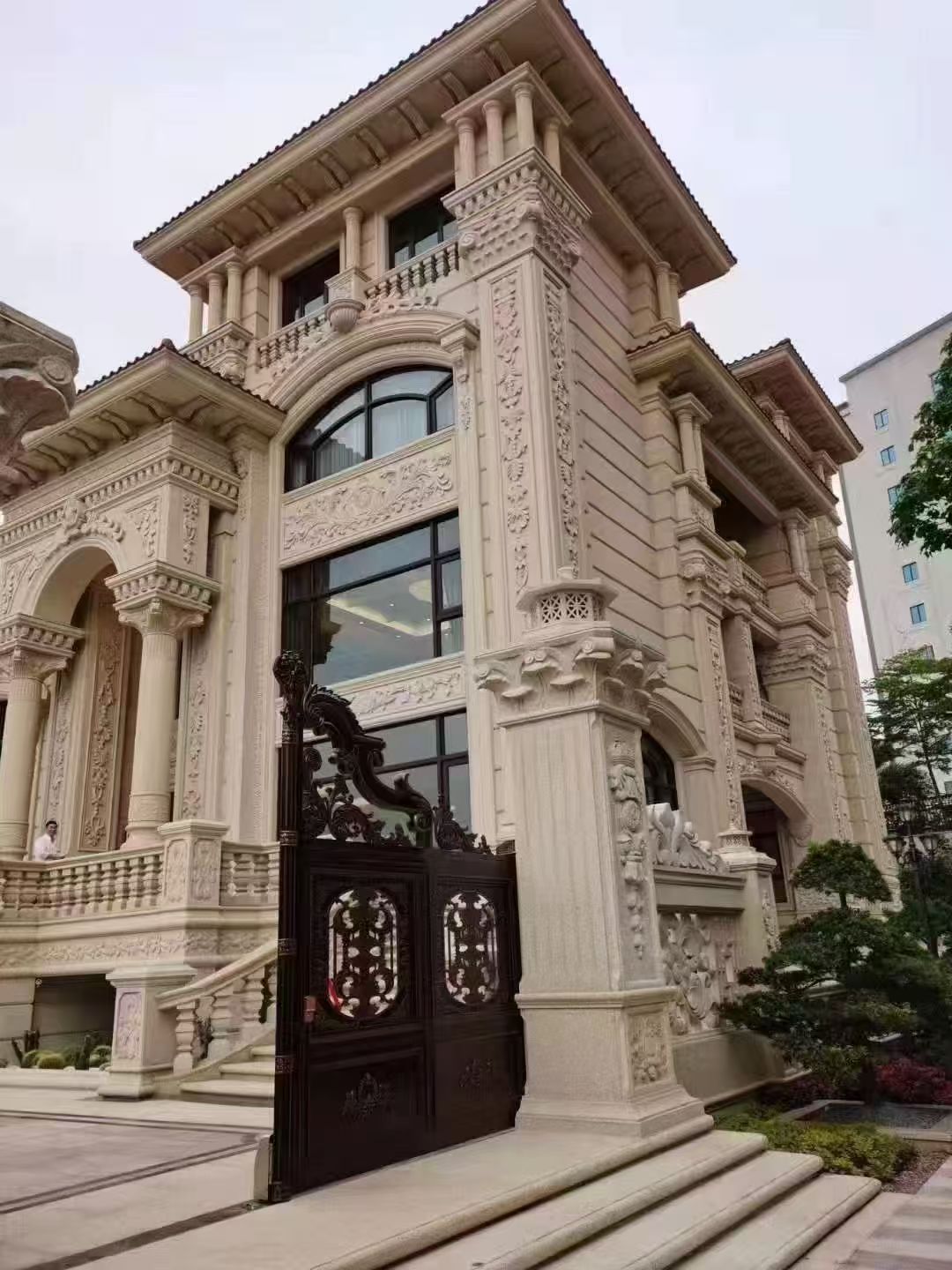 许昌 黄金麻花岗岩别墅外墙干挂效果展示