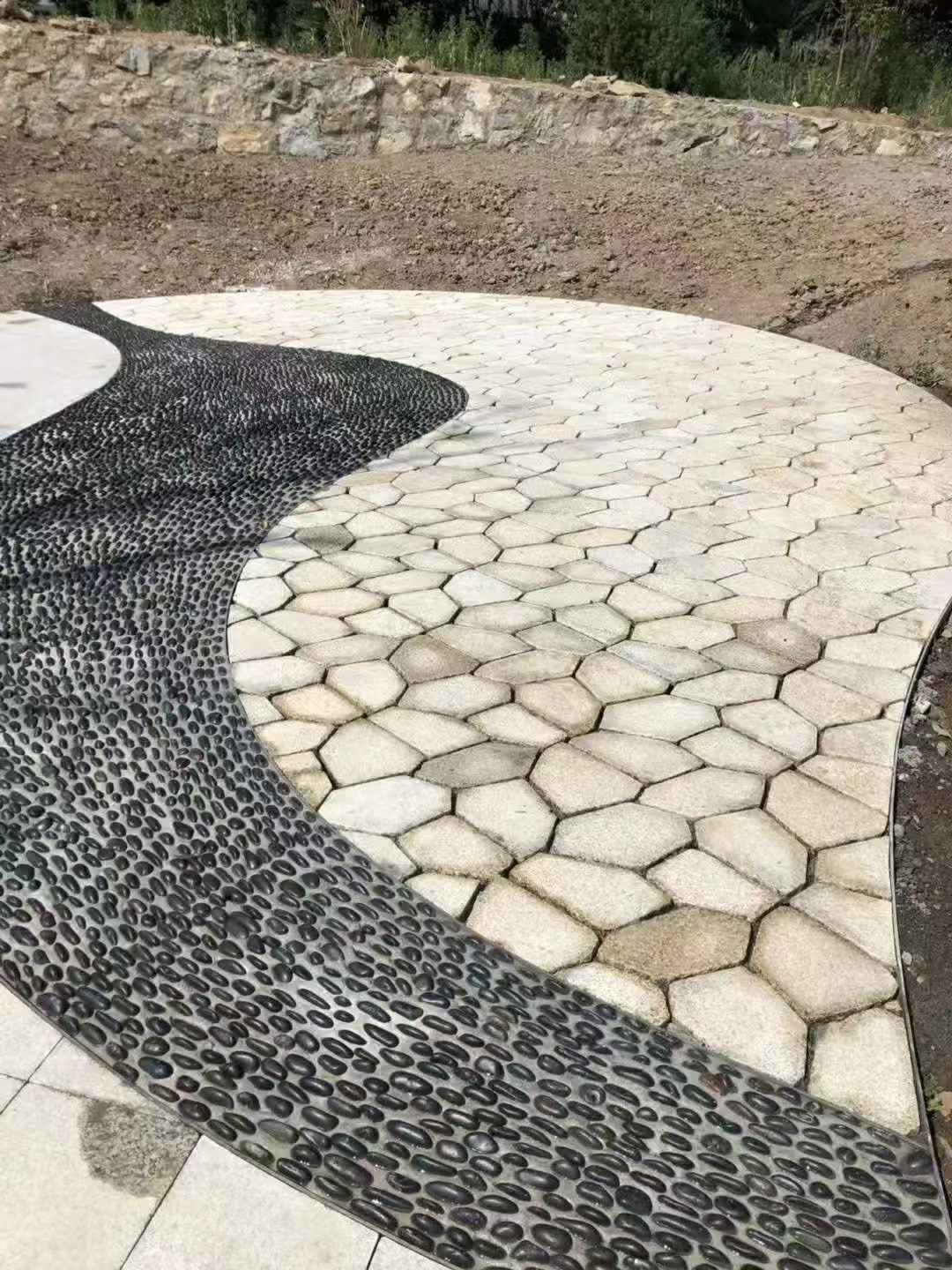 许昌 黄金麻冰裂纹地铺石工地铺装案例