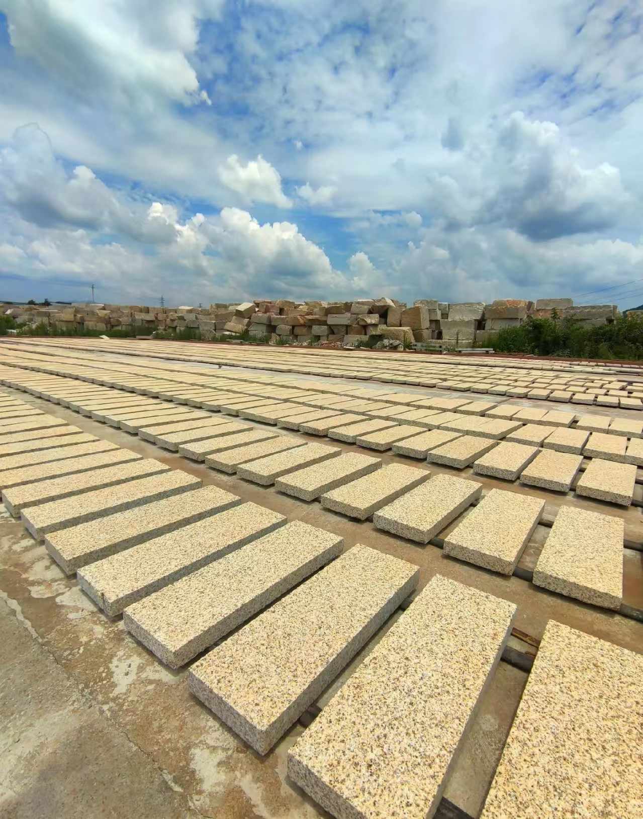 许昌 黄金麻荔枝面花岗岩石材地铺石防护中