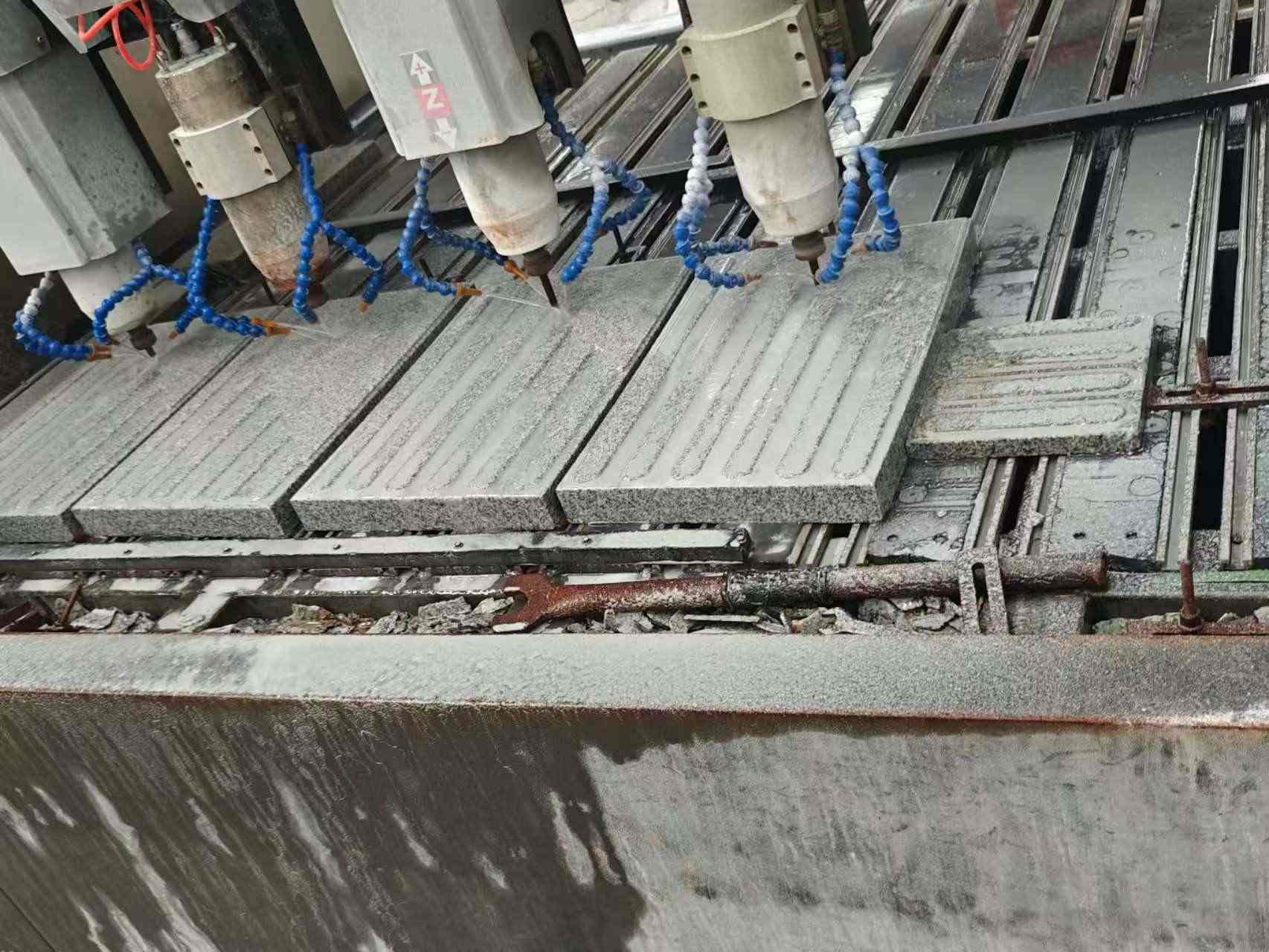 许昌 芝麻白花岗岩荔枝面盲道雕刻