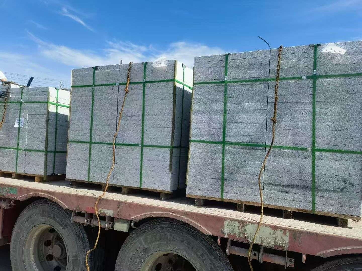 许昌 芝麻白花岗岩地铺石装车日常