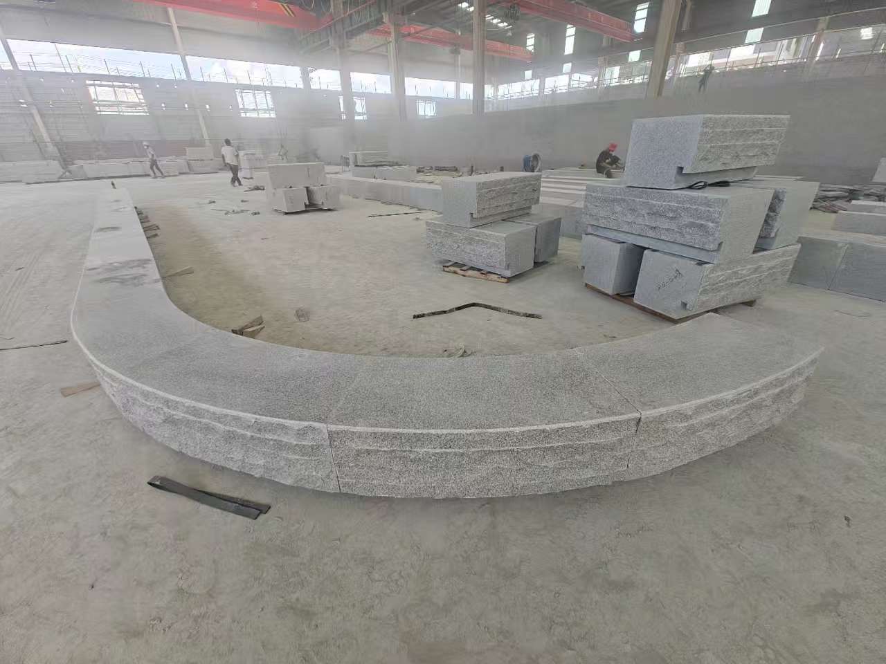 许昌 芝麻白异形坐凳，自然面光面弧形加工