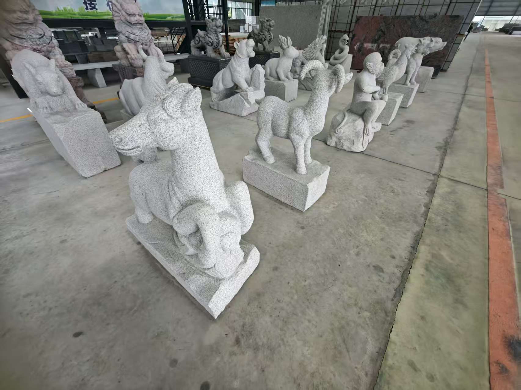 许昌 芝麻白花岗岩造型立体雕刻——十二生肖